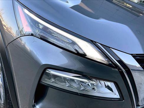 Certified 2023 Nissan Rogue SV image 27