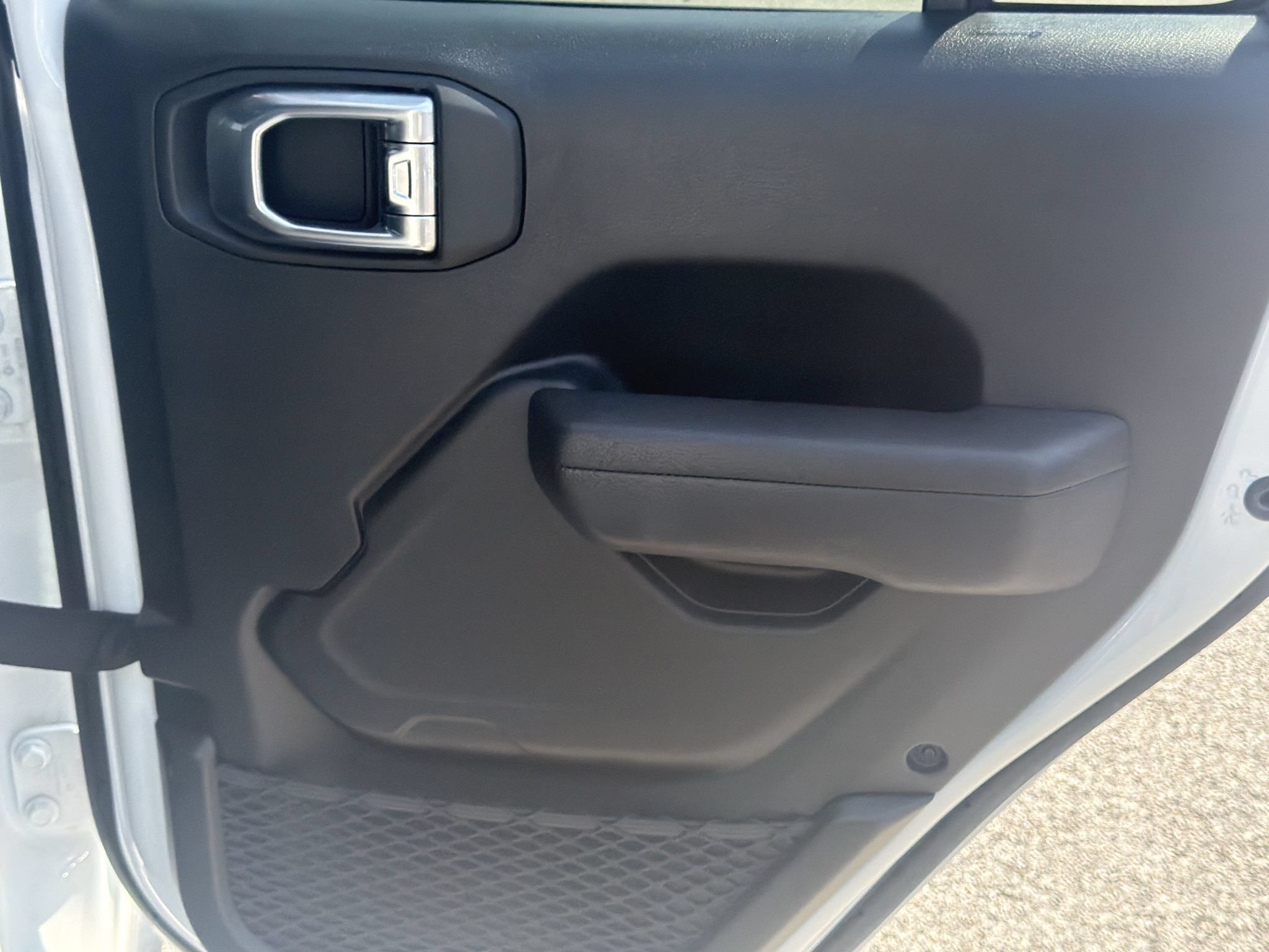 Used 2024 Jeep Wrangler Unlimited Sport AWD/4WD image 16