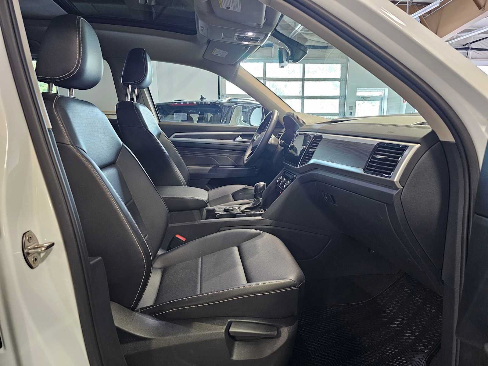 Used 2023 Volkswagen Atlas SE w/ Panoramic Sunroof Package AWD/4WD image 10
