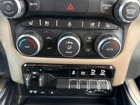 Used 2019 RAM 1500 Laramie AWD/4WD image 31