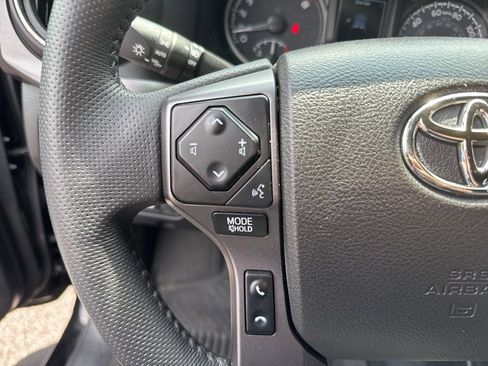 Used 2023 Toyota Tacoma TRD Off-Road image 31