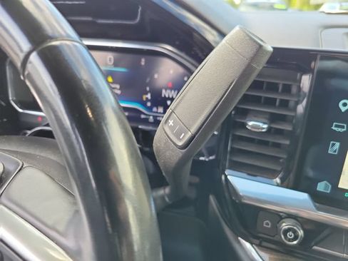 Used 2024 Chevrolet Silverado 2500 LT AWD/4WD image 25