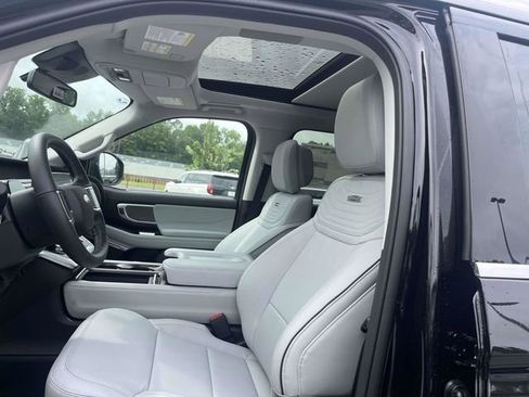 New 2026 Ford Expedition Max Platinum w/ Platinum Ultimate Package AWD/4WD image 12