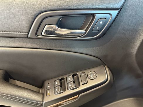 Used 2015 Chevrolet Suburban LS image 22