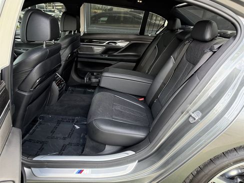 Used 2019 BMW 750i w/ Executive Package RWD image 15