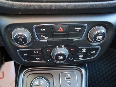 Used 2018 Jeep Compass Trailhawk w/ Leather Interior Group image 32