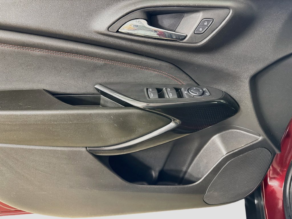 Used 2024 Chevrolet Trax RS FWD image 19