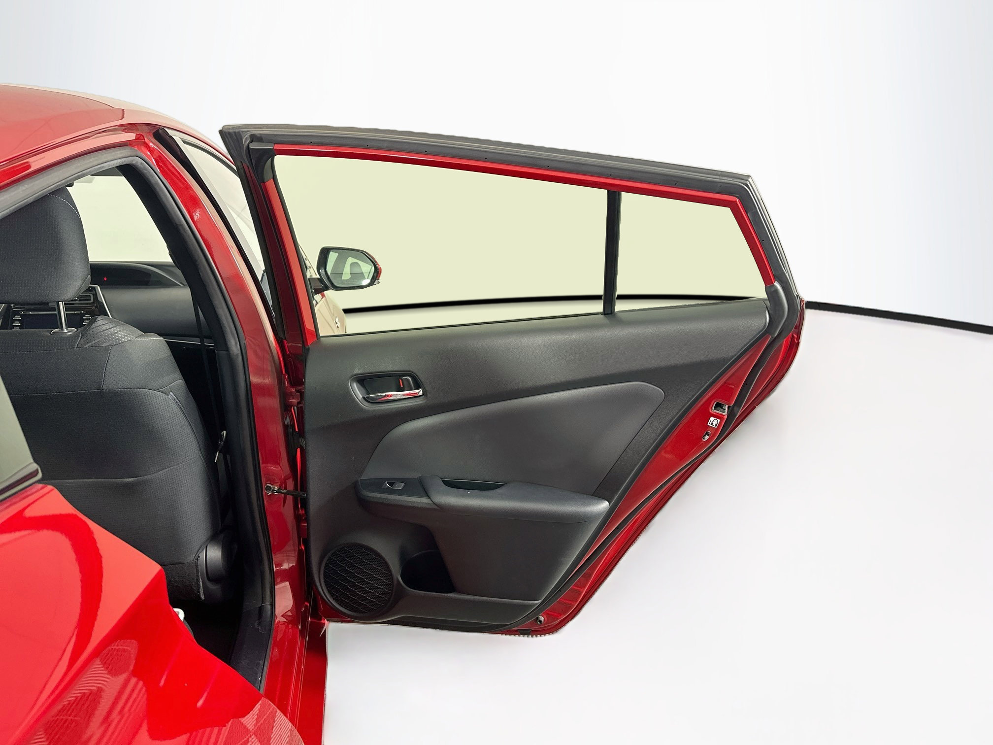 Used 2020 Toyota Prius Prime LE w/ Carpet Mat Package FWD image 28