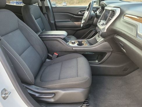 Used 2022 GMC Acadia SLE image 36