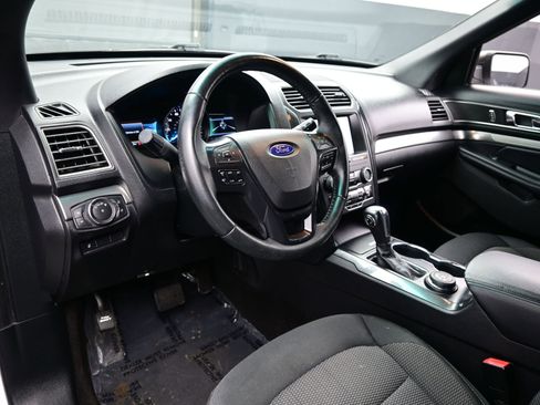 Used 2019 Ford Explorer XLT w/ Equipment Group 201A image 13