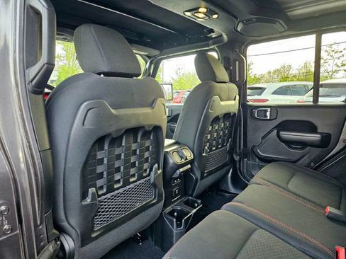 Used 2021 Jeep Wrangler Unlimited Rubicon w/ Cold Weather Group AWD/4WD image 33