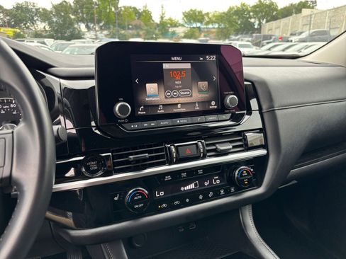 Used 2025 Nissan Pathfinder SV FWD image 17