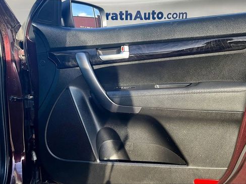 Used 2015 Kia Sorento LX image 29