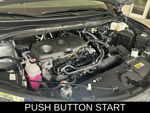 Used 2025 Toyota Sienna XLE FWD image 14