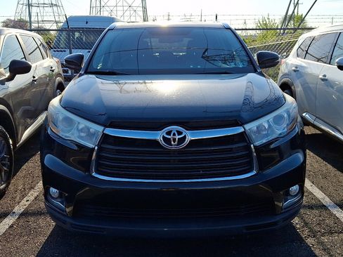 Used 2014 Toyota Highlander Limited AWD/4WD image 2