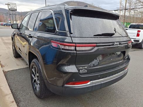 Used 2023 Jeep Grand Cherokee Limited image 4