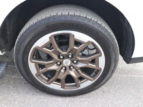 Used 2025 Ford Expedition King Ranch image 9