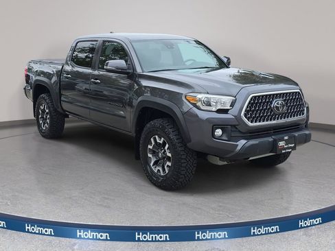 Used 2019 Toyota Tacoma TRD Off-Road w/ Technology Package AWD/4WD image 4