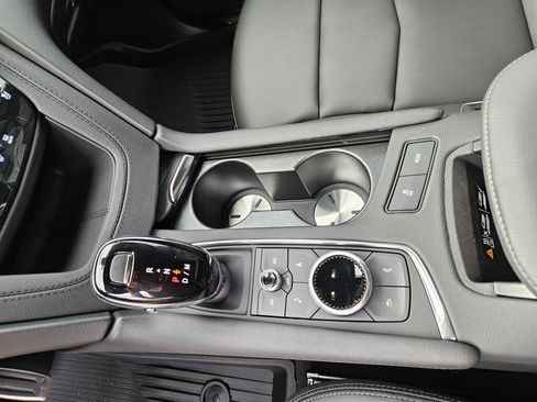 New 2025 Cadillac XT5 Sportv w/ LPO, Blue Accent Package image 29