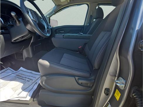 Used 2022 Nissan Titan SV w/ Accessory Utility Package RWD image 9