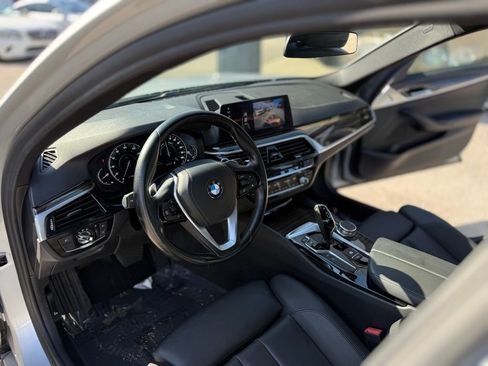 Used 2018 BMW 530e w/ Premium Package 2 image 24