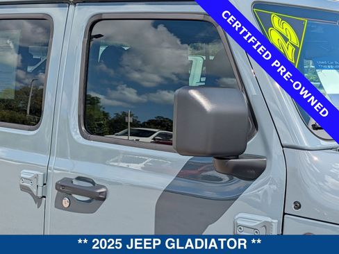 Used 2025 Jeep Gladiator Mojave w/ Safety Group image 10