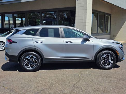 Used 2023 Kia Sportage LX AWD/4WD image 8