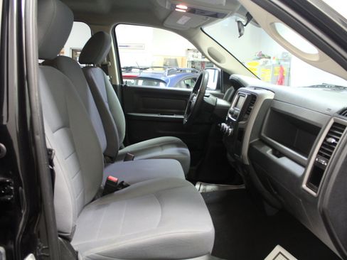 Used 2017 RAM 1500 Express image 20