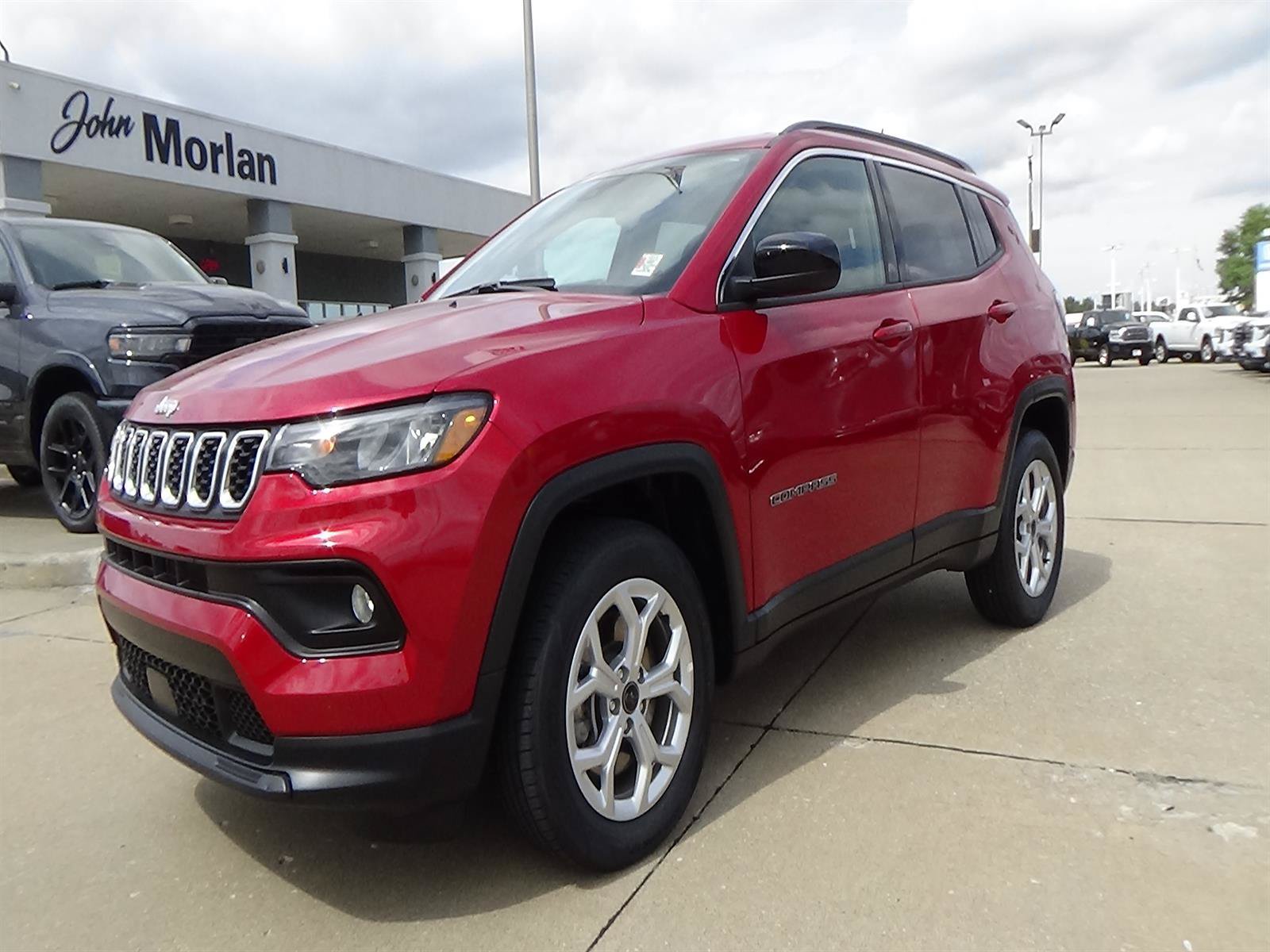 Certified 2025 Jeep Compass Latitude AWD/4WD image 2