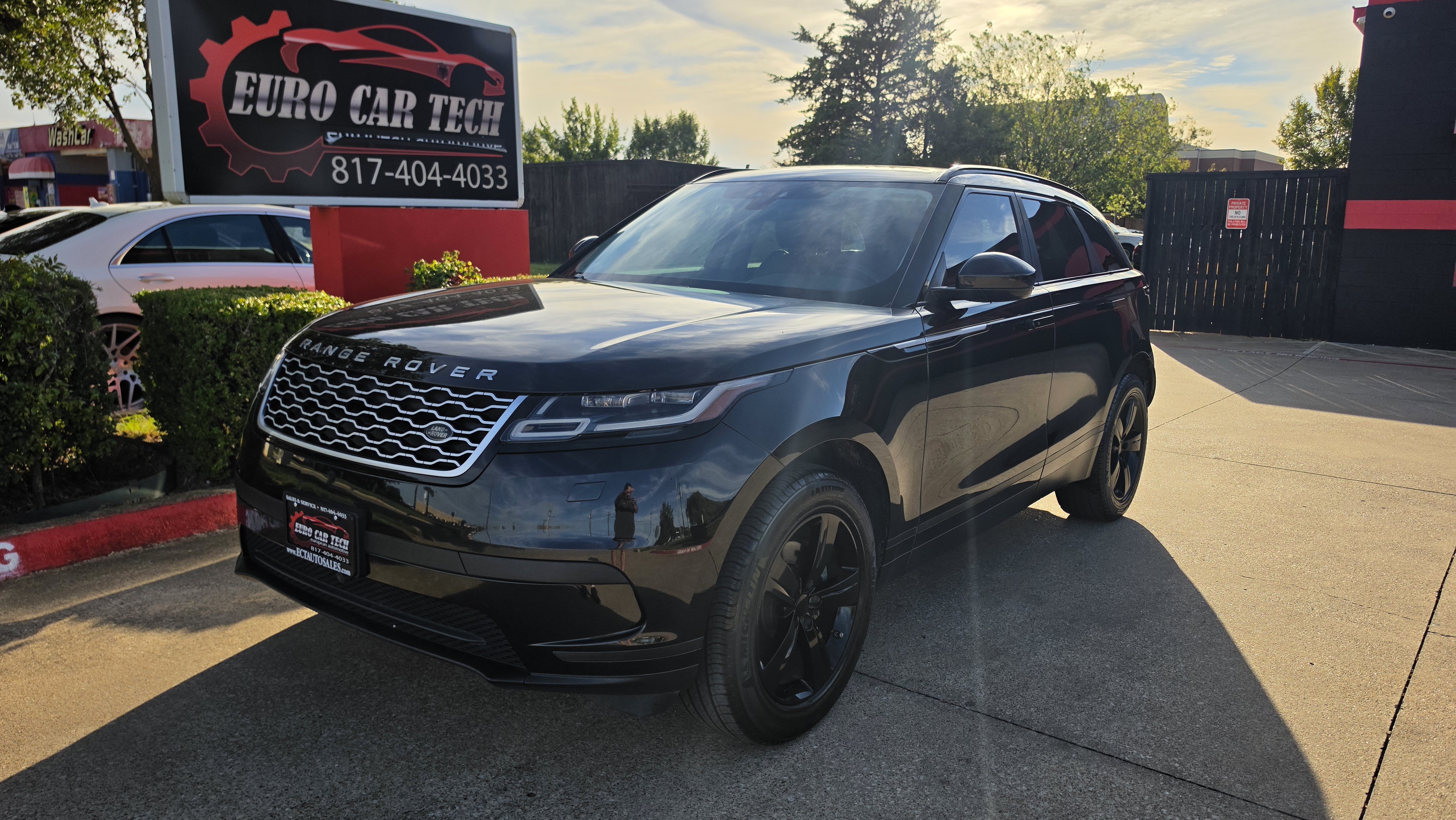 Used 2018 Land Rover Range Rover Velar S AWD/4WD image 1