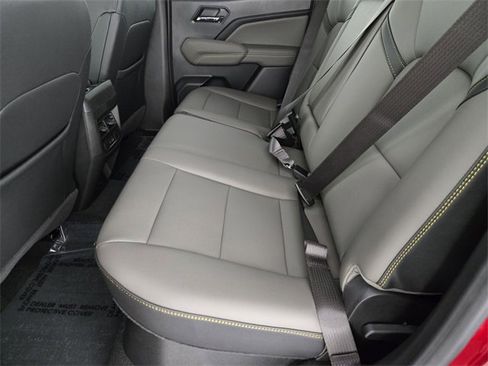 Used 2024 Chevrolet Colorado ZR2 w/ ZR2 Bison Edition image 5