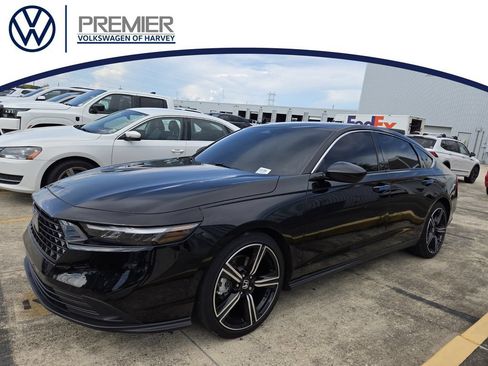 Used 2025 Honda Accord Sport image 1