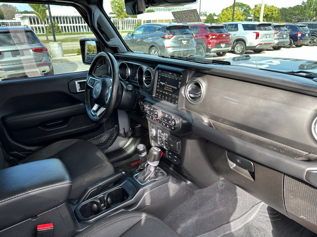 Used 2022 Jeep Wrangler Unlimited Sahara w/ LED Lighting Group AWD/4WD image 20