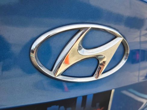 Used 2018 Hyundai Elantra SE FWD image 15