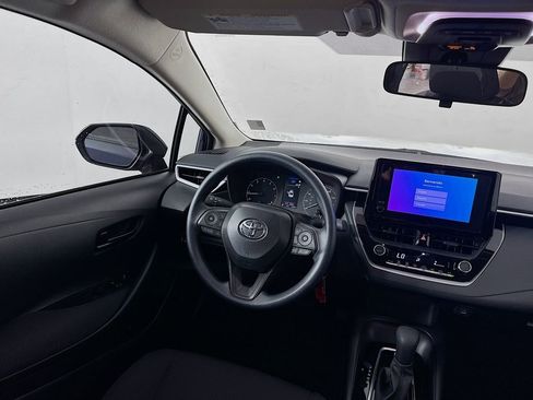 Used 2025 Toyota Corolla LE image 37