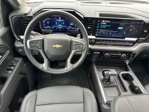 Used 2025 Chevrolet Silverado 1500 LTZ AWD/4WD image 14