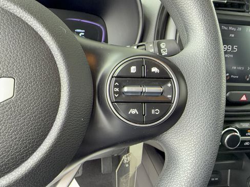 Used 2025 Kia Soul LX w/ LX Technology Package FWD image 23