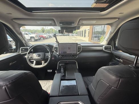 Used 2023 Toyota Sequoia SR5 w/ SR5 Premium Package AWD/4WD image 17