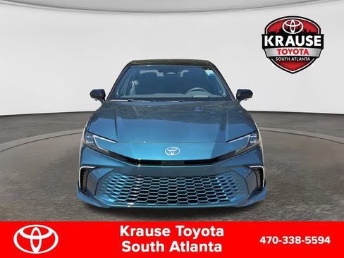 New 2026 Toyota Camry Hybrid FWD image 2