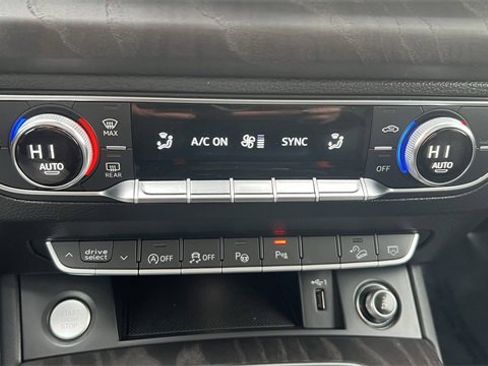 Used 2020 Audi Q5 Prestige image 28