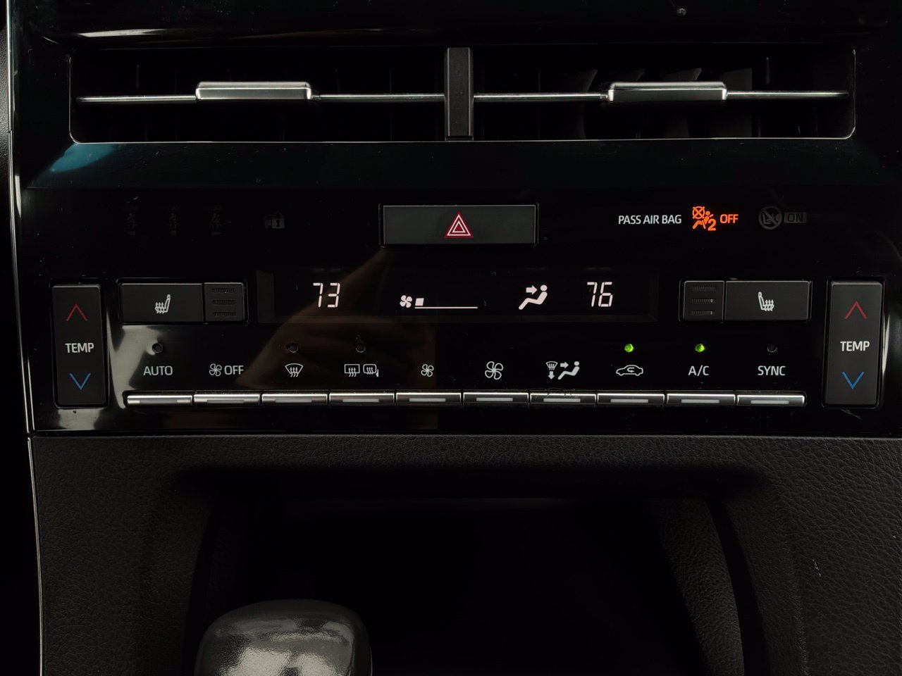Used 2022 Toyota Avalon XLE FWD image 28