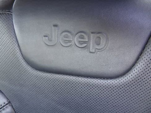 Used 2023 Jeep Cherokee Altitude Lux AWD/4WD image 8