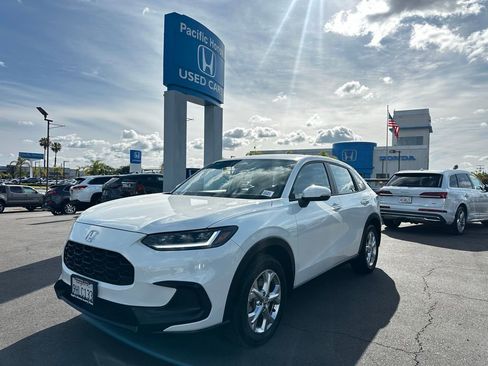 Certified 2024 Honda HR-V LX image 2