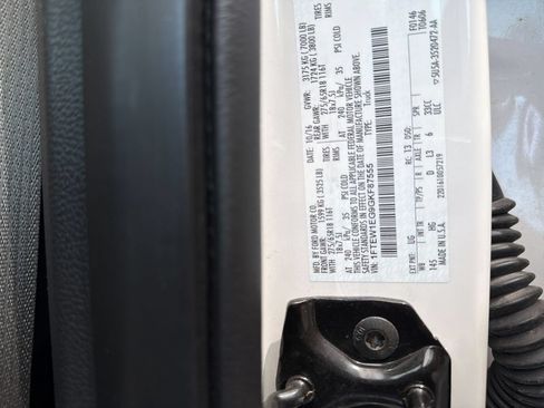 Used 2016 Ford F150 Lariat w/ Equipment Group 502A Luxury AWD/4WD image 4