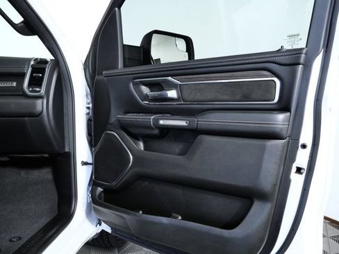 Used 2025 RAM 1500 Laramie w/ Sport Appearance Package AWD/4WD image 11