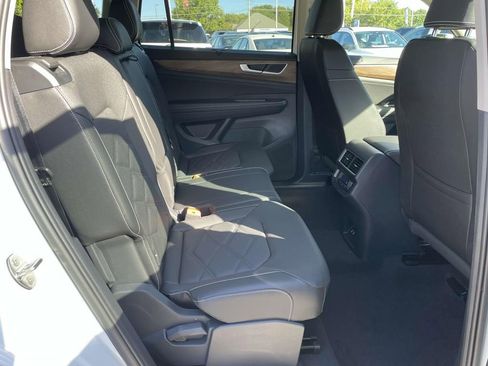 New 2026 Volkswagen Atlas SE FWD image 10