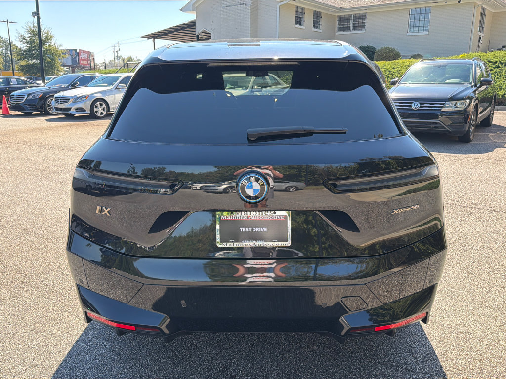 Used 2023 BMW iX xDrive50 w/ Ultimate Package 2 AWD/4WD image 6