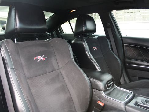 Used 2015 Dodge Charger R/T RWD image 9