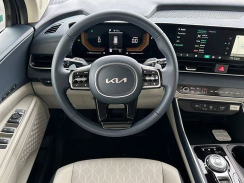 New 2026 Kia Carnival EX FWD image 17