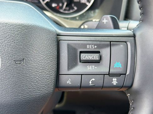 Used 2026 Nissan Rogue SV AWD/4WD image 16